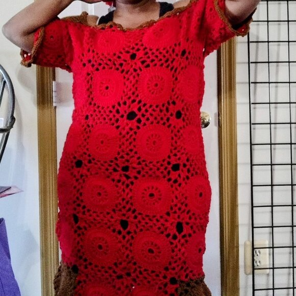 Red and Cinnamon Brown circular pattern dress - Picture 1 of 6